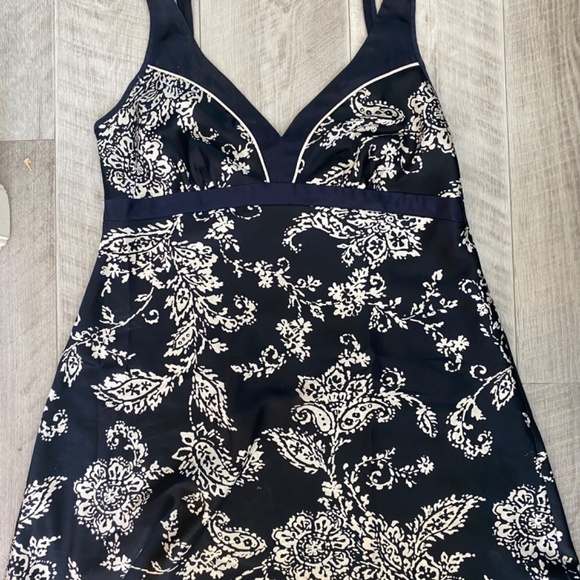 2 piece silky night wear - Picture 3 of 3